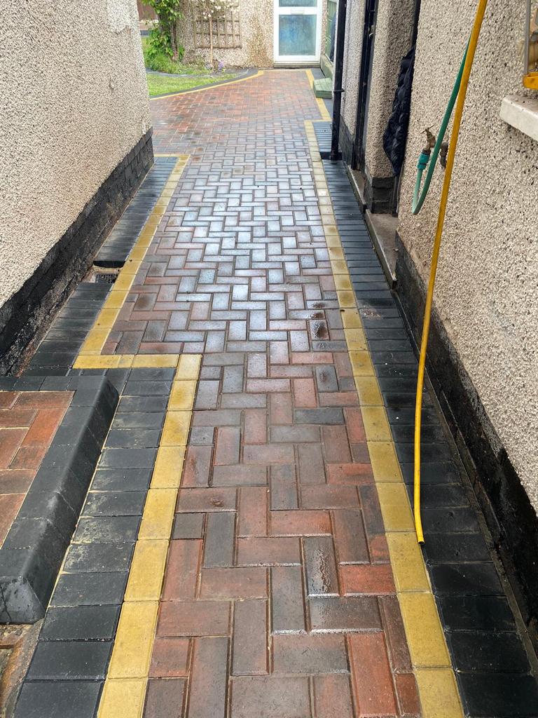 https://www.ckdriveways.com/wp-content/uploads/2021/05/FBC8E030-7DAA-47E8-8A4E-376D5FE6556C.jpeg